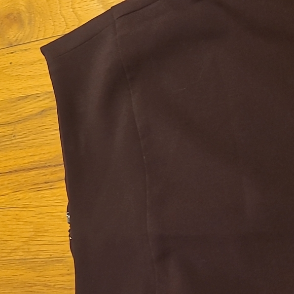 Alfani Women's Size 8 Burgundy Skirt - Picture 3 of 7